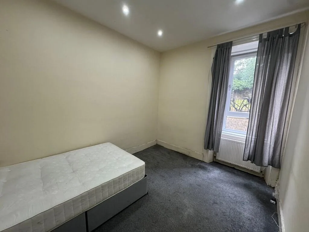 2 bedroom ground floor flat for rent