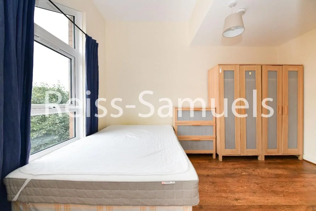 5 bedroom terraced house for rent