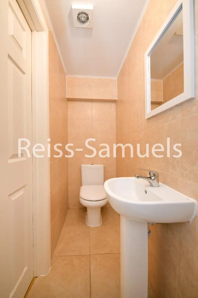 5 bedroom terraced house for rent
