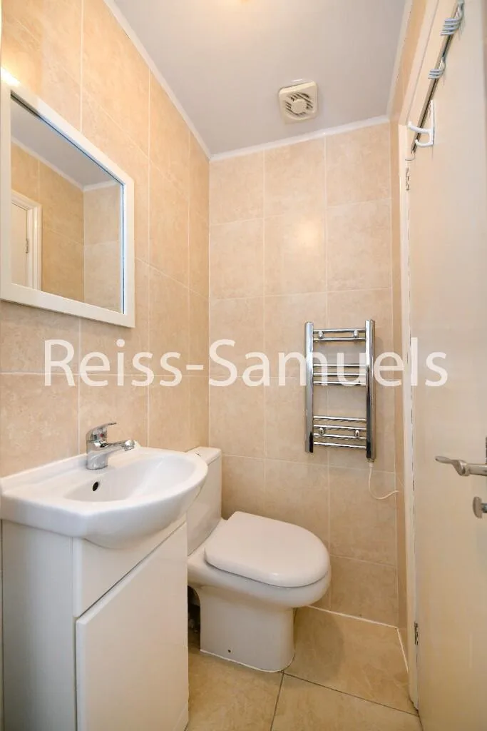 5 bedroom terraced house for rent