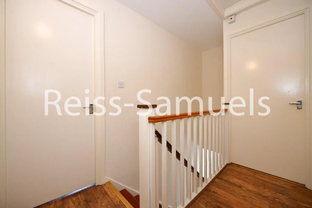 5 bedroom terraced house for rent