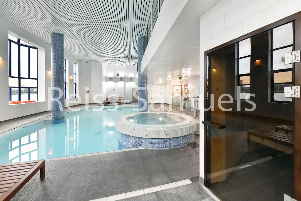 5 bedroom terraced house for rent