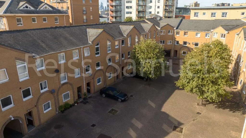 5 bedroom terraced house for rent