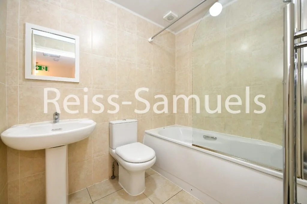 5 bedroom terraced house for rent