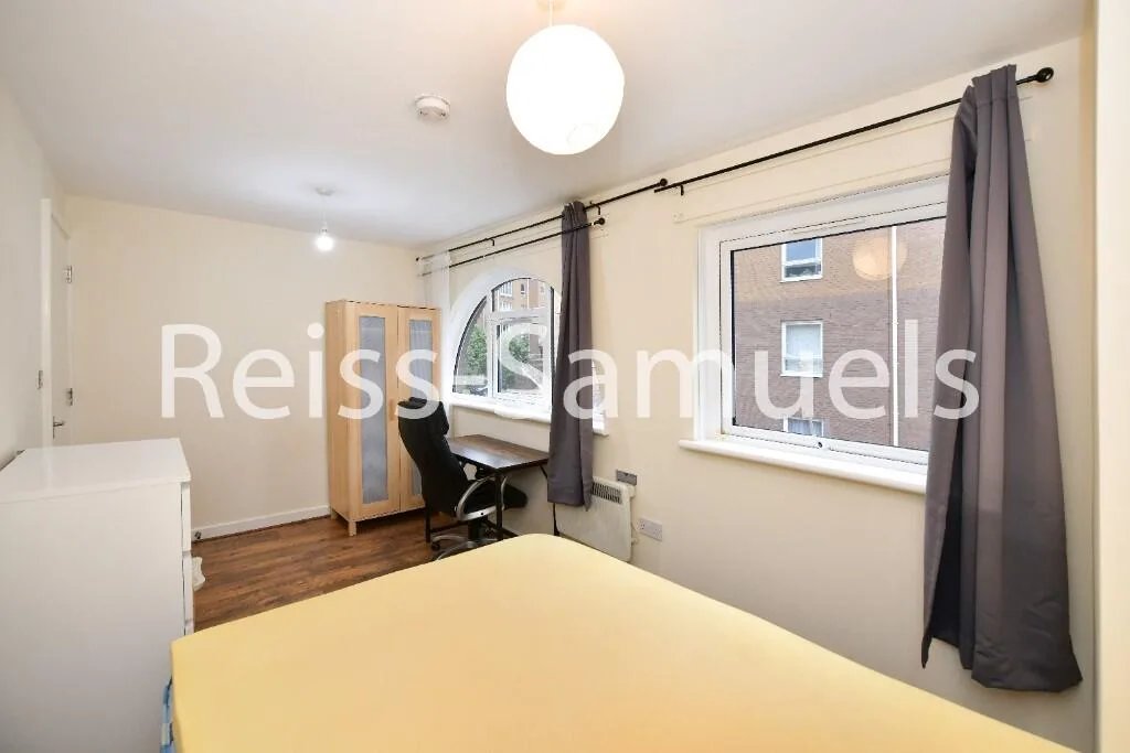 5 bedroom terraced house for rent