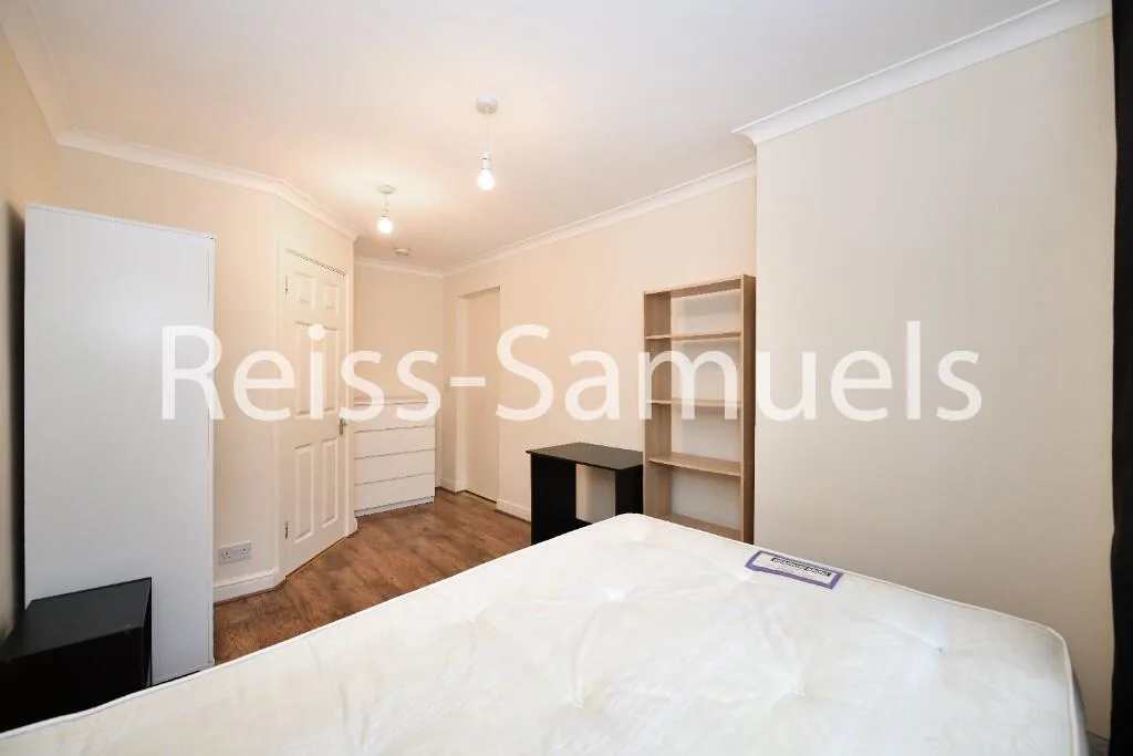 5 bedroom terraced house for rent