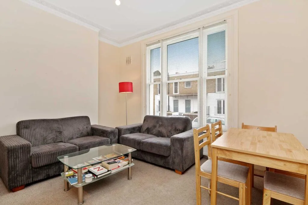 3 bedroom maisonette for rent