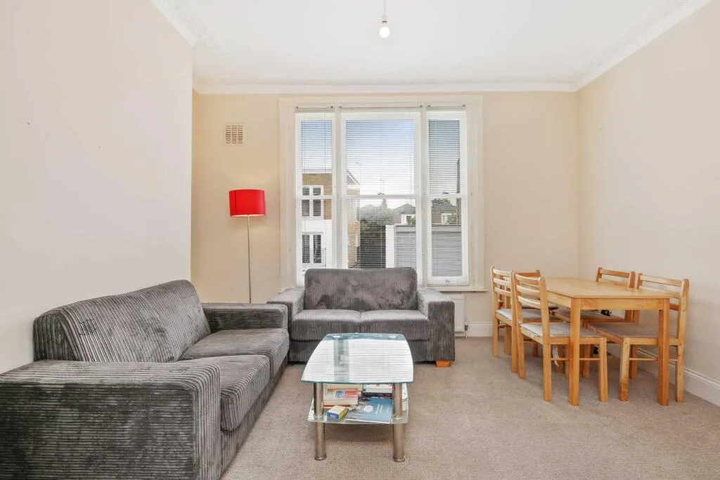 3 bedroom maisonette for rent
