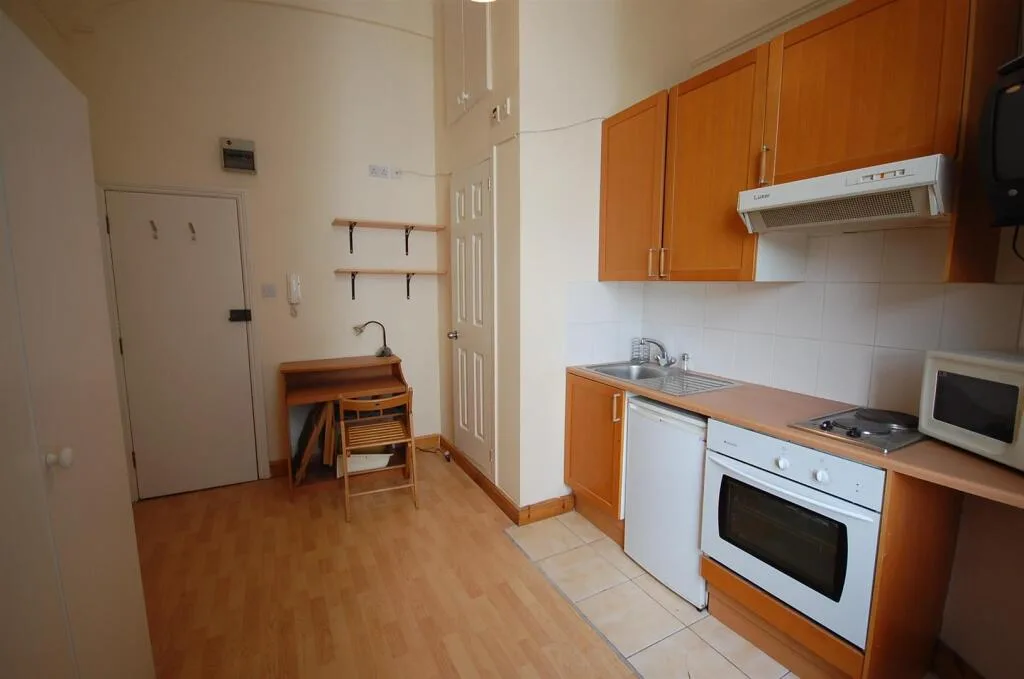 Studio flat for rent