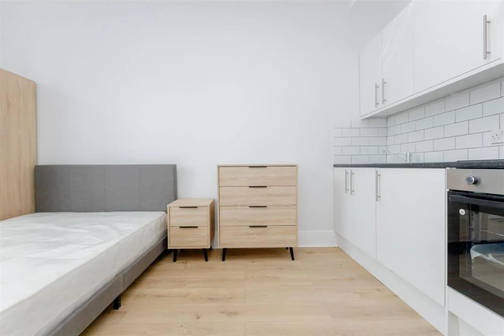 Studio flat for rent
