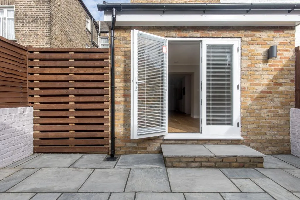 Ground floor studio flat for rent