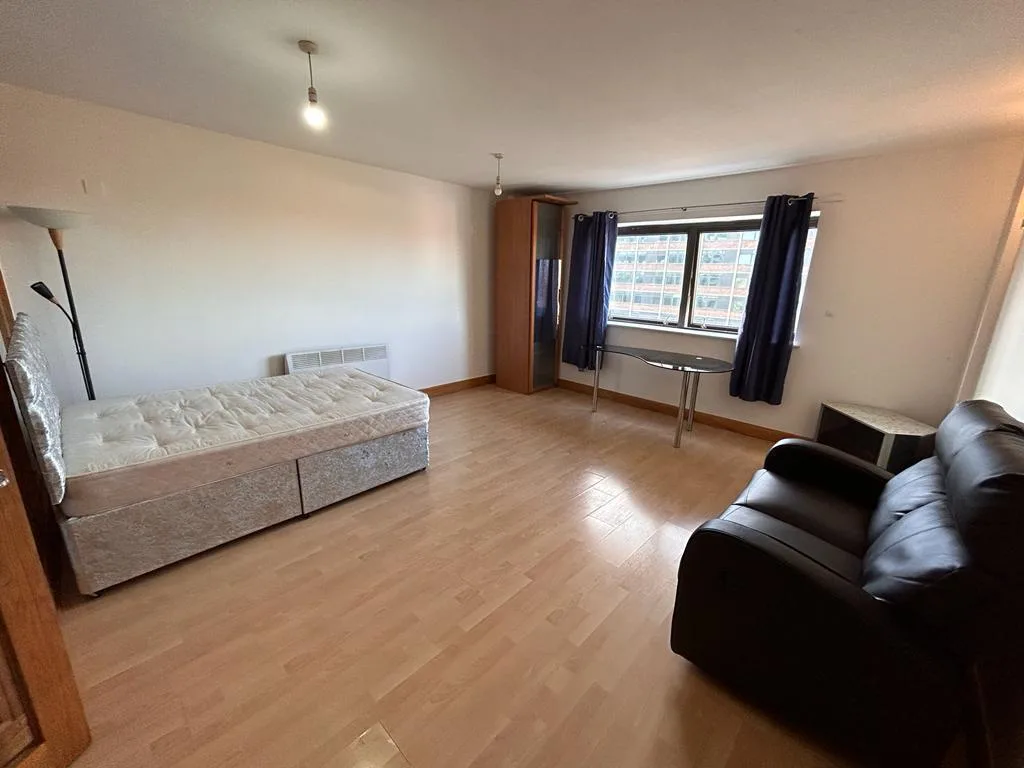 Studio flat for rent