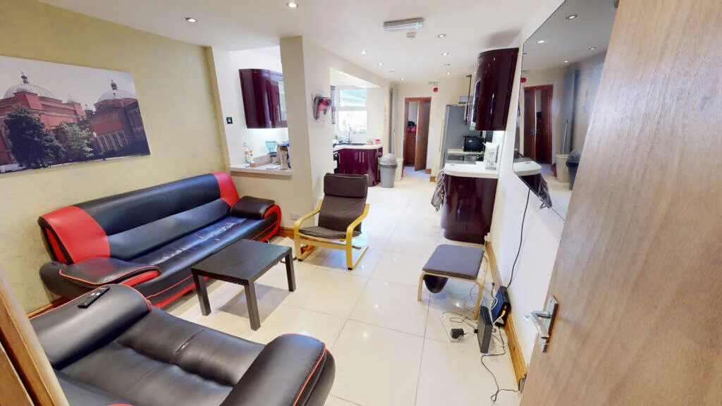 6 bedroom house for rent