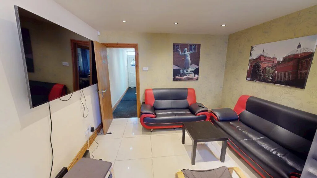 6 bedroom house for rent