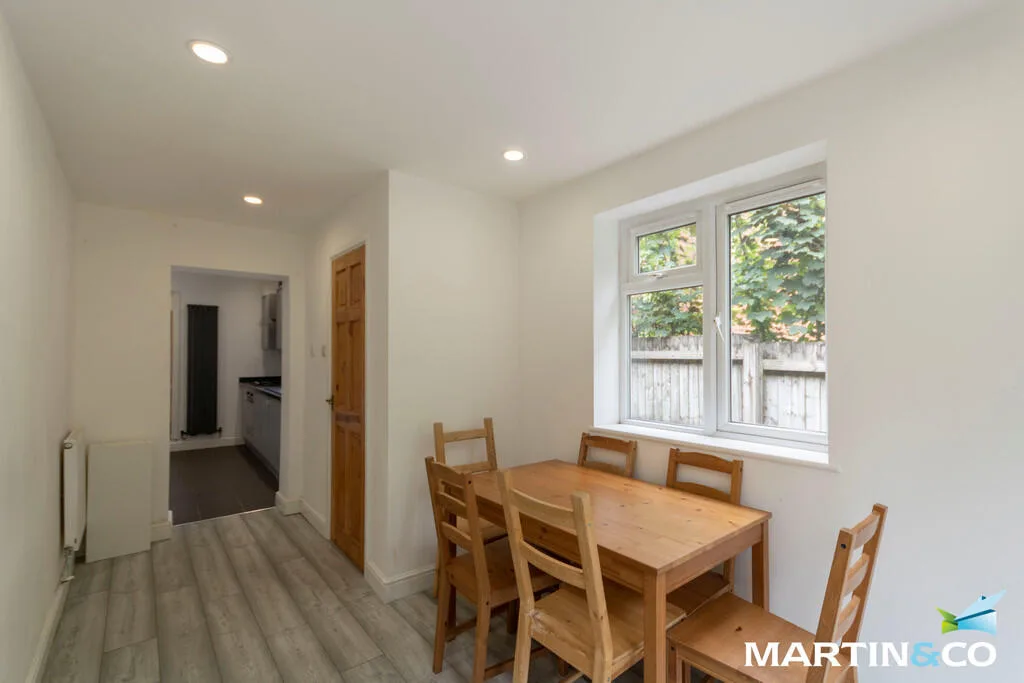 4 bedroom end of terrace house for rent