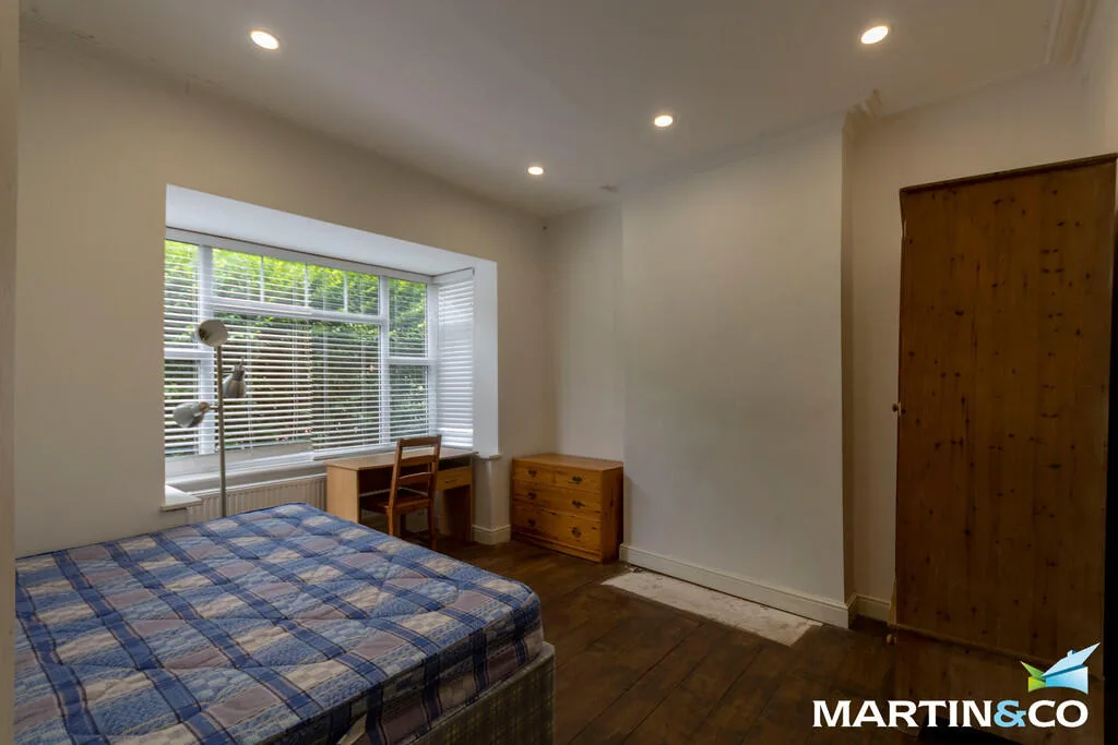 4 bedroom end of terrace house for rent