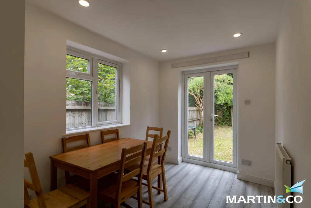 4 bedroom end of terrace house for rent