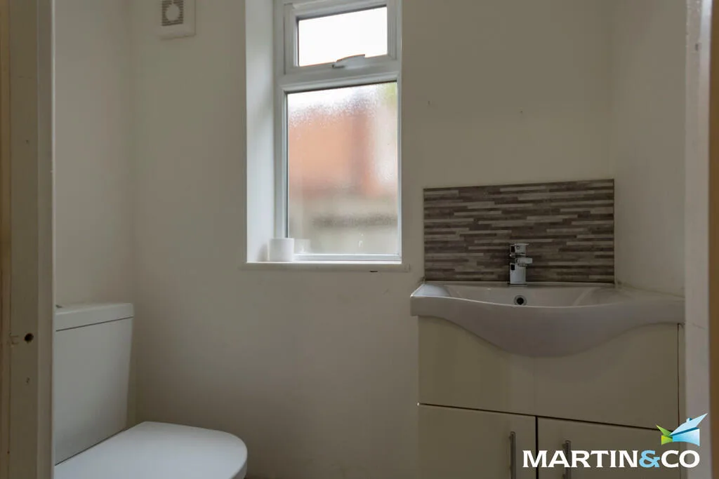 4 bedroom end of terrace house for rent