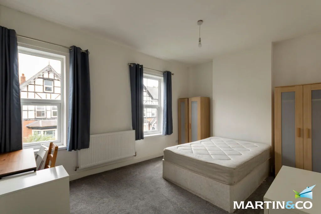 4 bedroom end of terrace house for rent