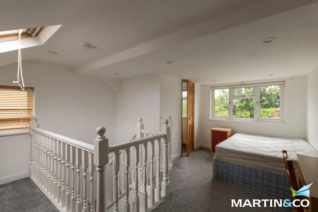 4 bedroom end of terrace house for rent