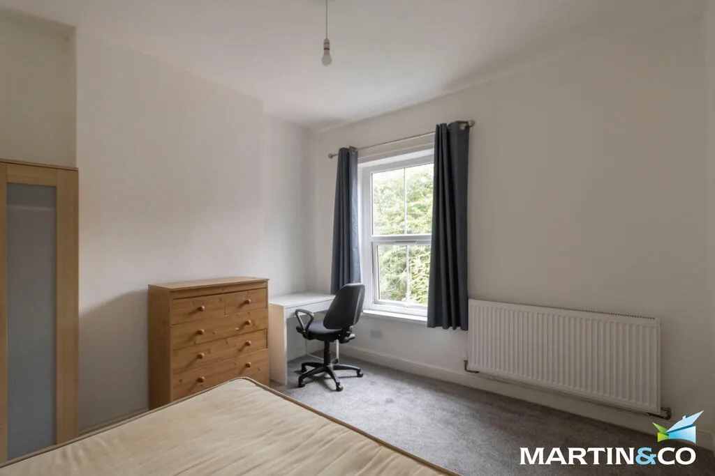 4 bedroom end of terrace house for rent
