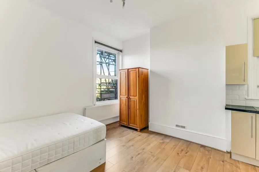 Studio flat for rent