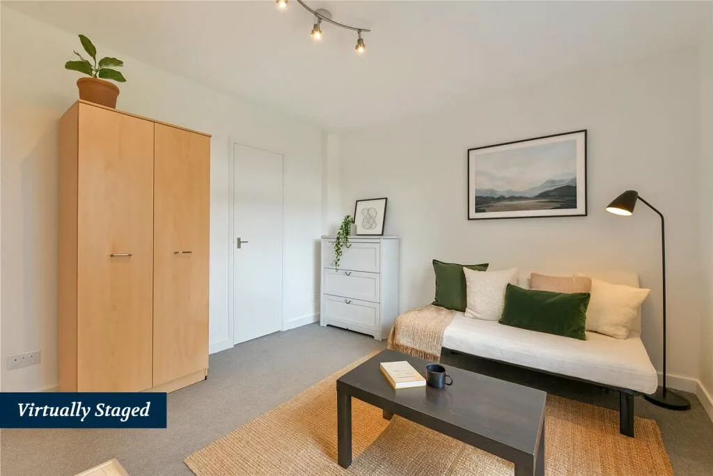 Studio flat for rent