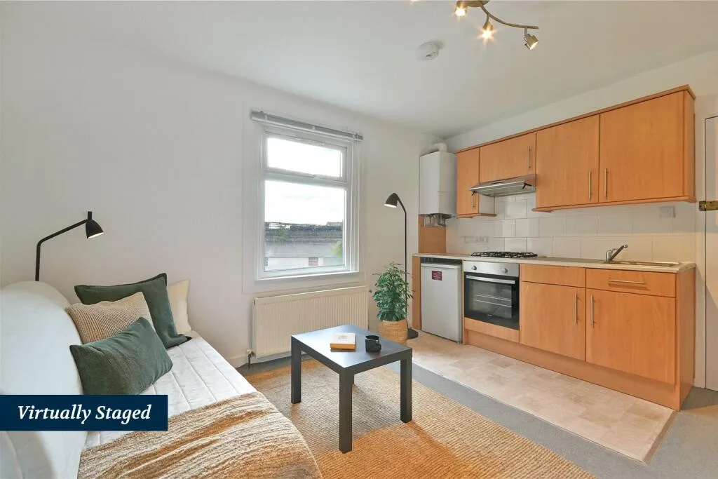 Studio flat for rent