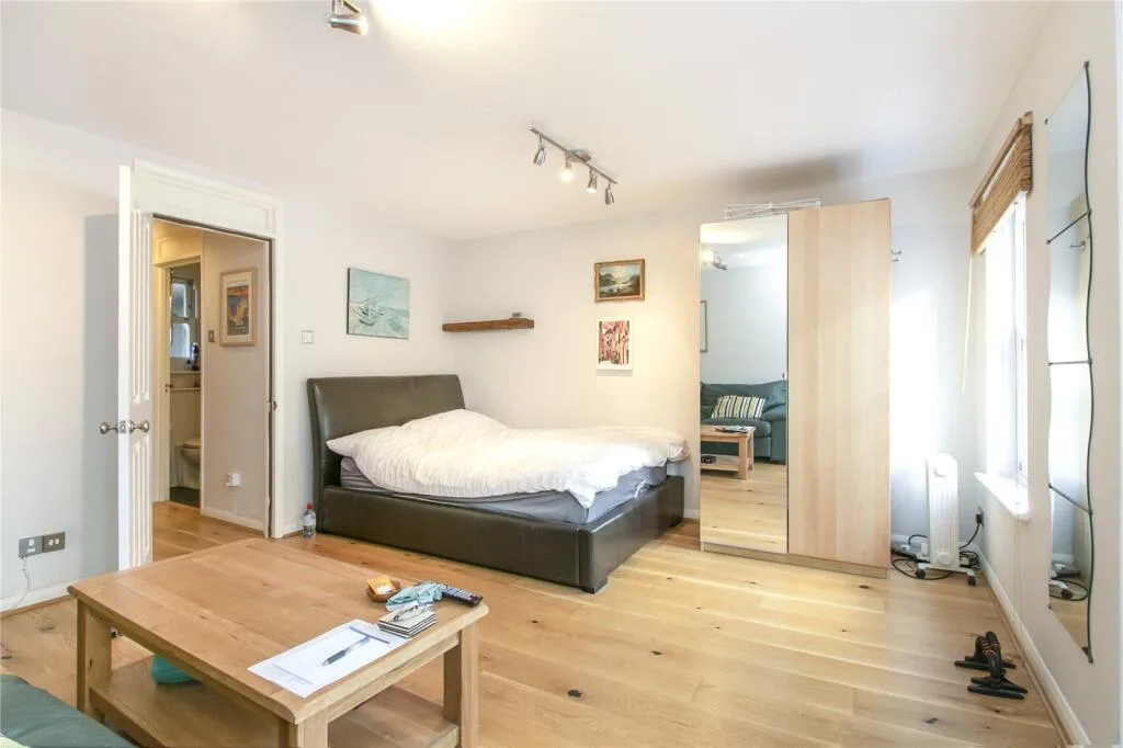 Studio flat for rent