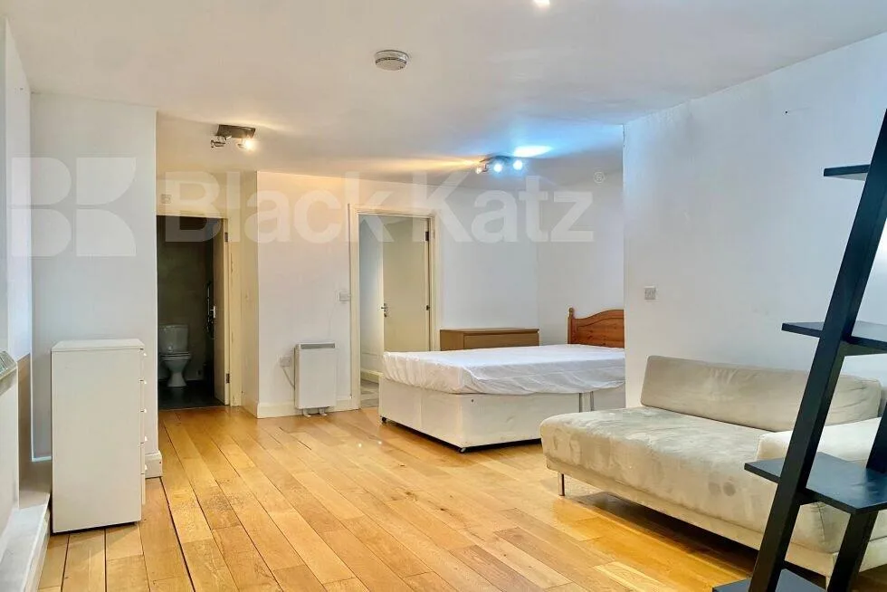 Studio flat for rent