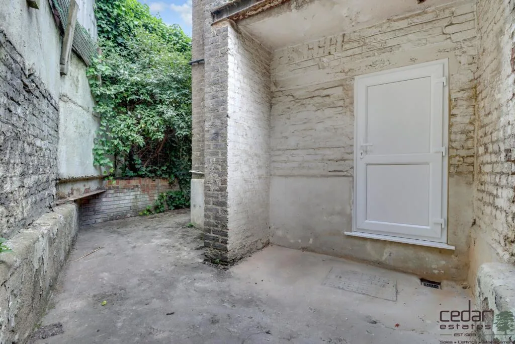 3 bedroom flat for rent
