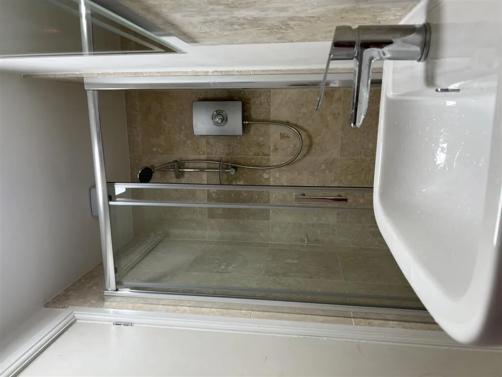 6 bedroom terraced house for rent
