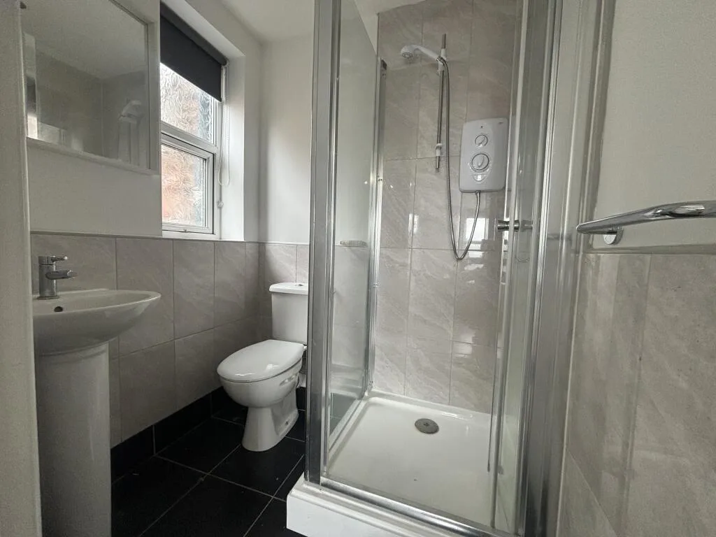 1 bedroom house share for rent