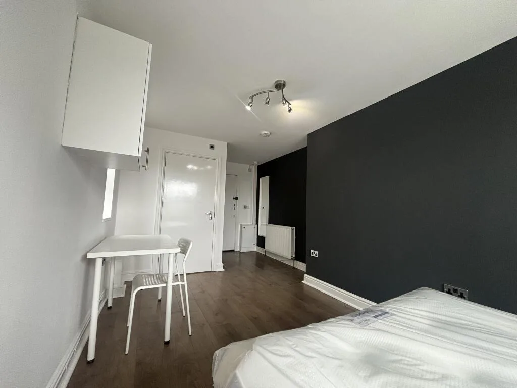 1 bedroom house share for rent