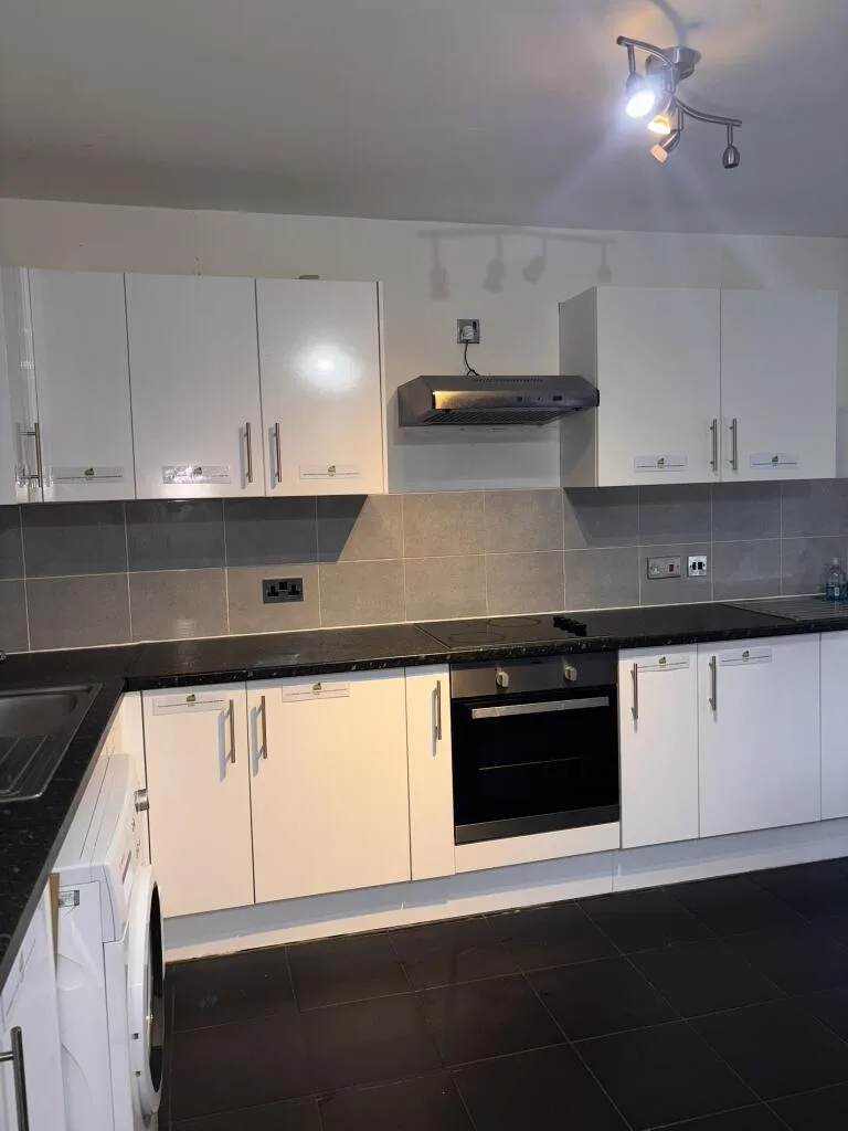 1 bedroom house share for rent