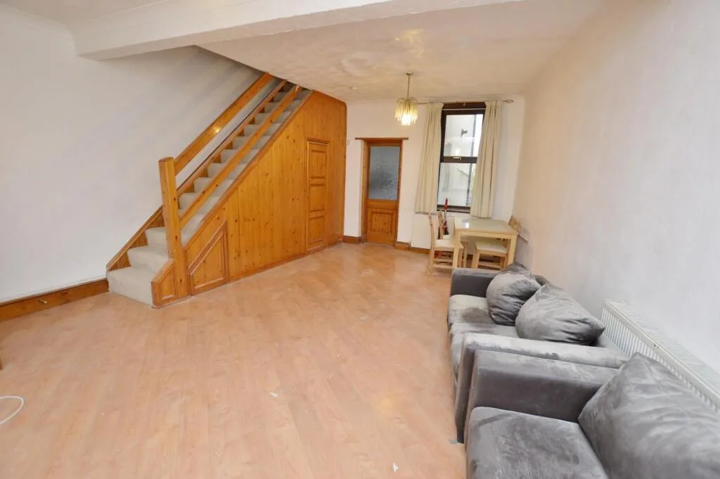 2 bedroom house for rent