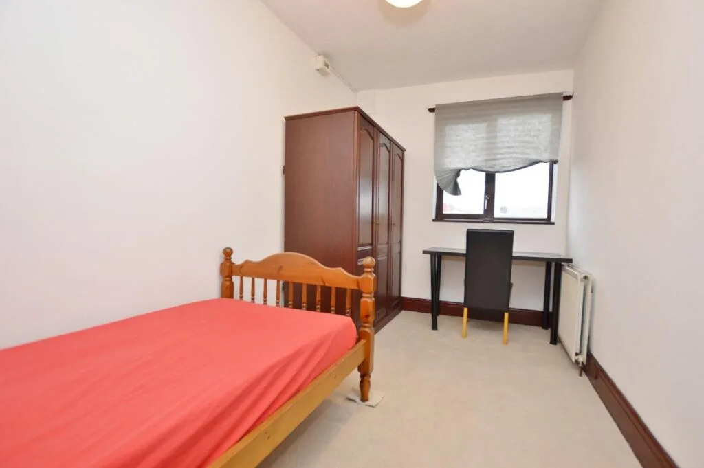 2 bedroom house for rent