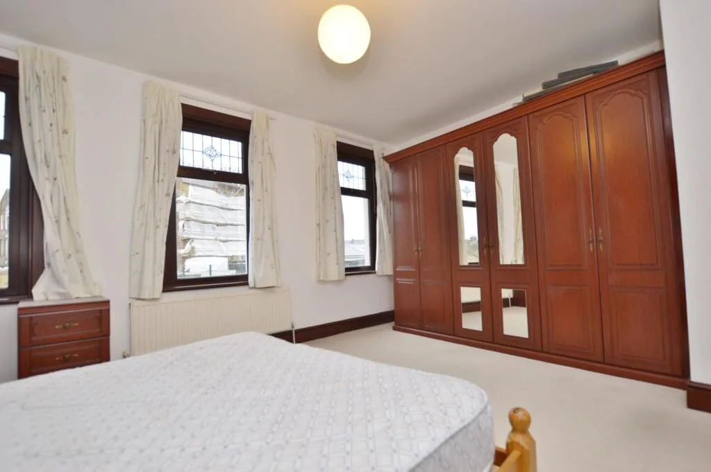 2 bedroom house for rent