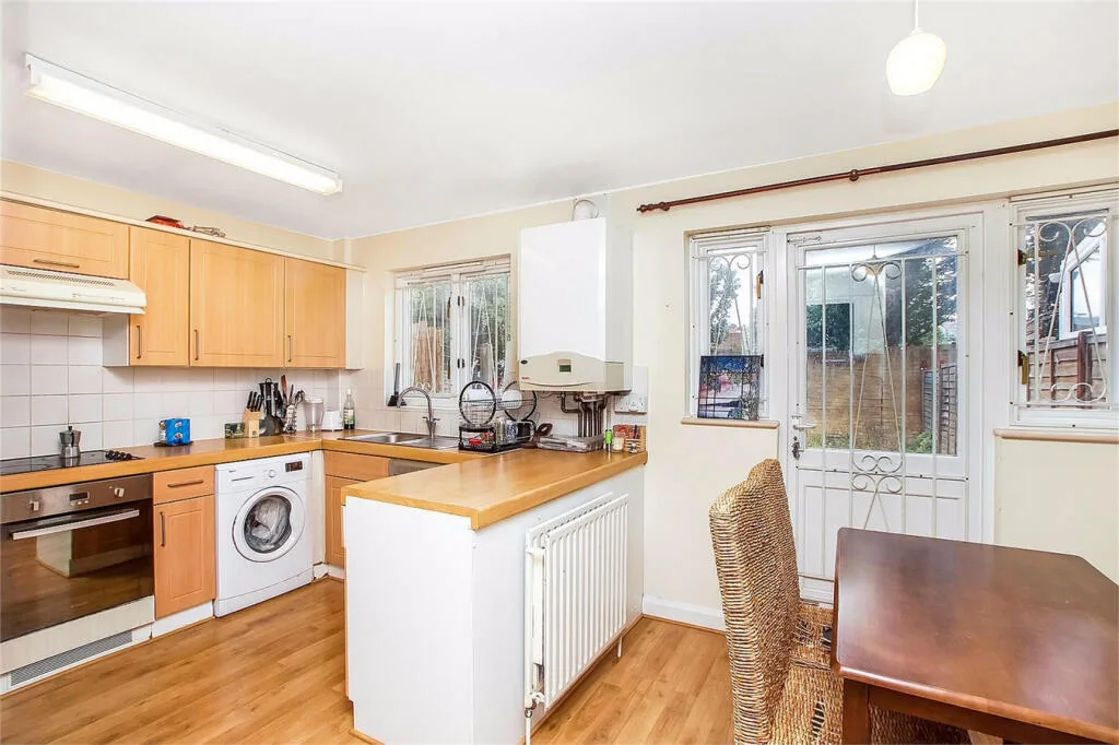 4 bedroom terraced house for rent