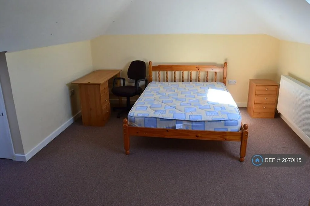 5 bedroom end of terrace house for rent