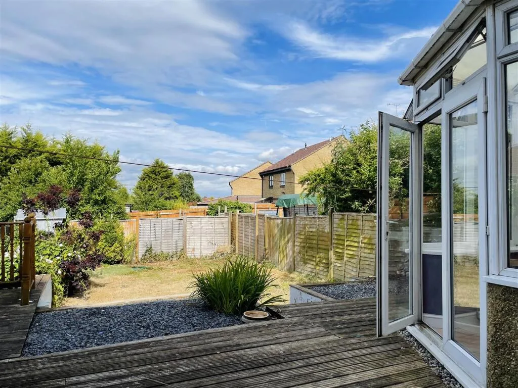 4 bedroom semi-detached house for rent