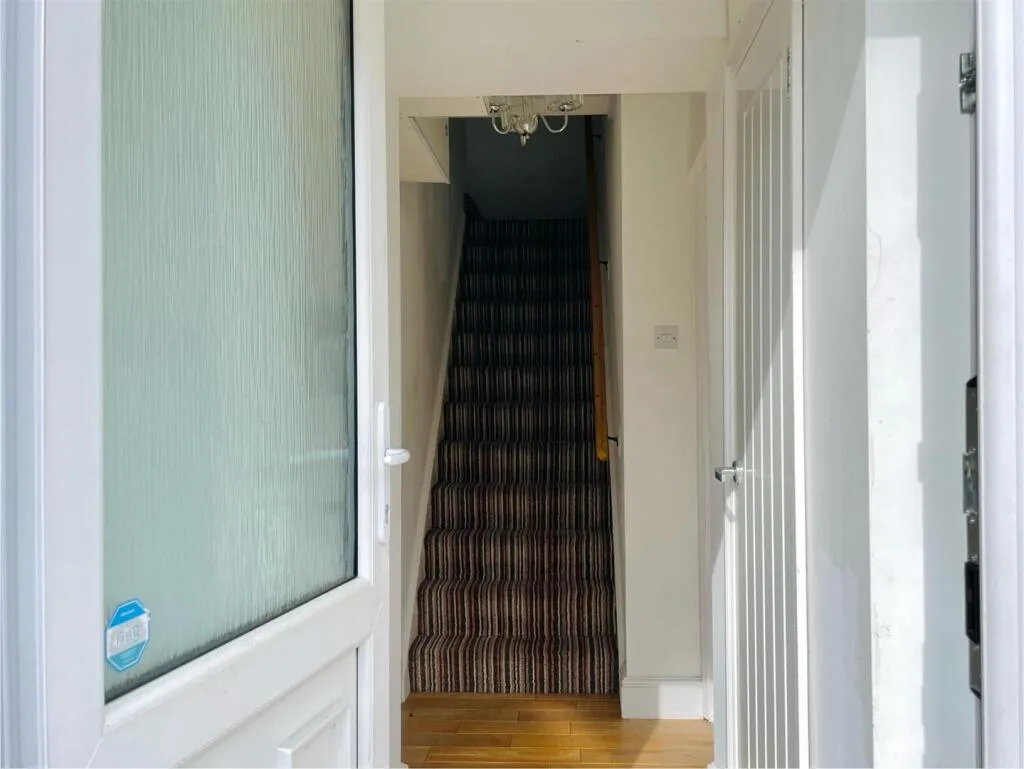 4 bedroom semi-detached house for rent