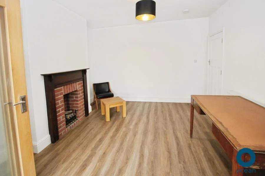 1 bedroom house share for rent