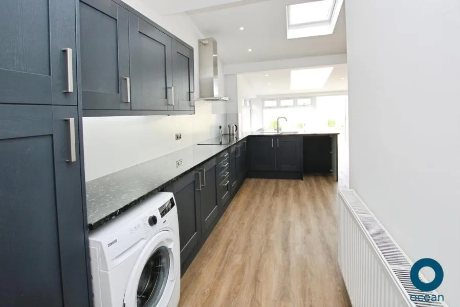 1 bedroom house share for rent