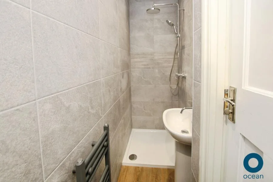1 bedroom house share for rent
