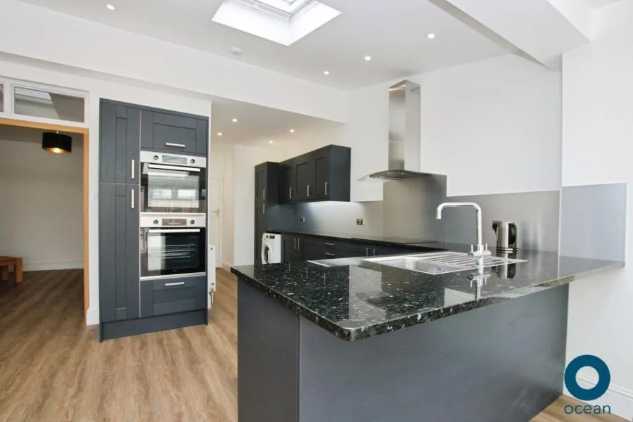 1 bedroom house share for rent