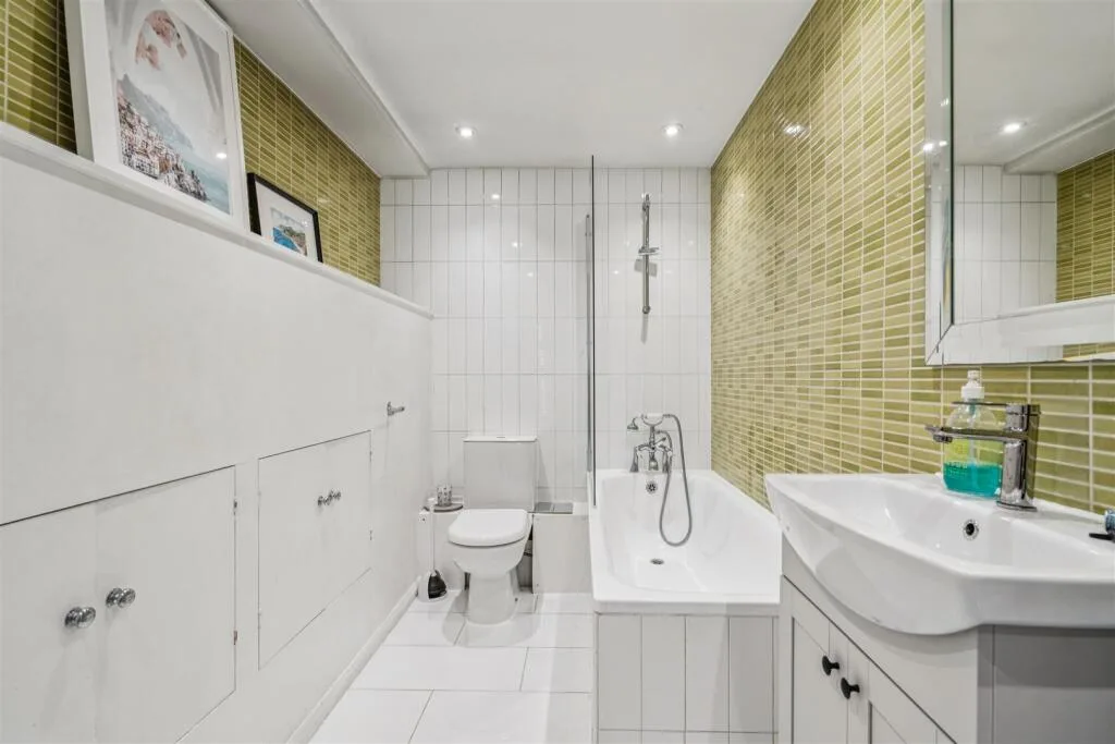 4 bedroom flat for rent
