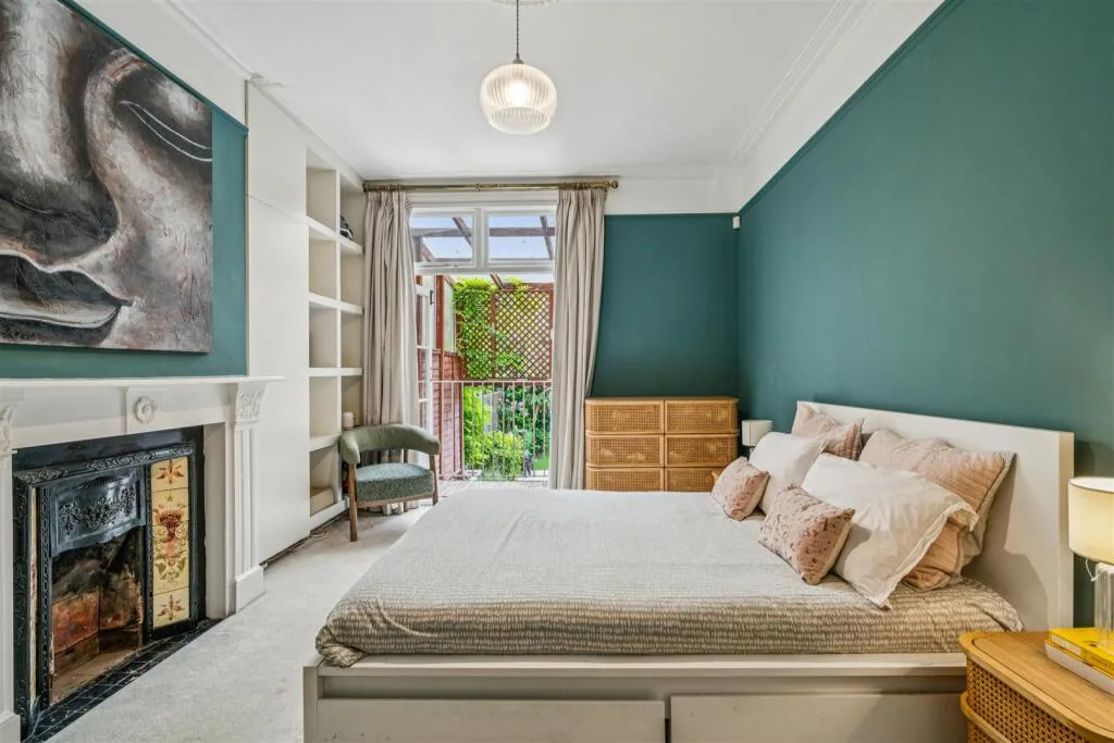 4 bedroom flat for rent