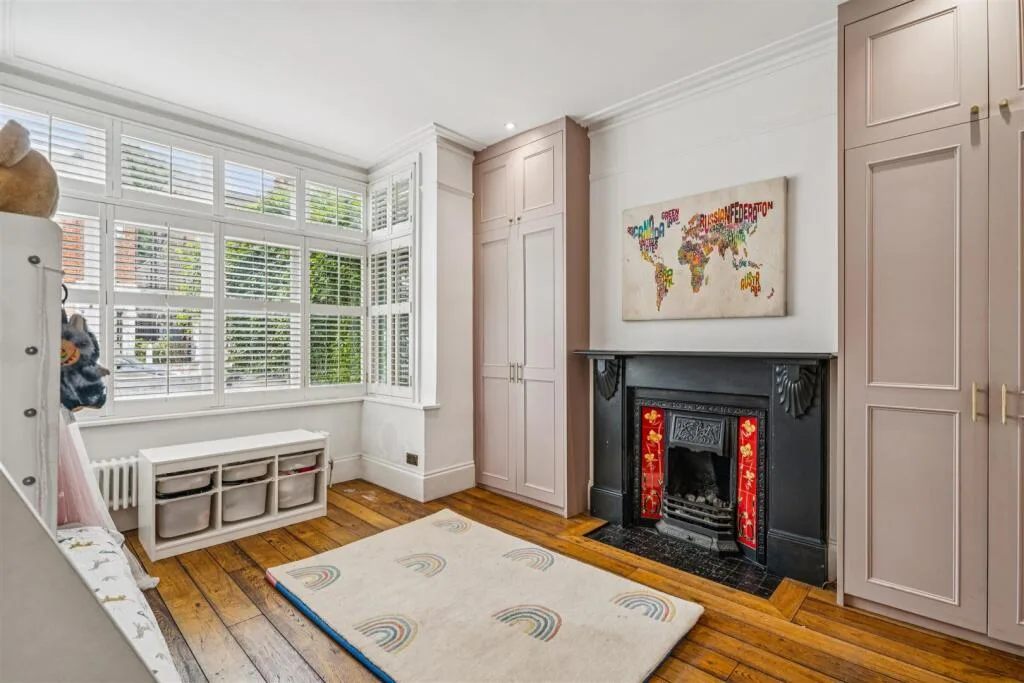 4 bedroom flat for rent