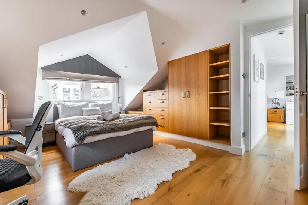 5 bedroom mews property for rent